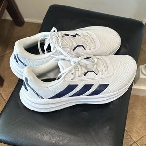 Adidas Men's Cloudfoam White and Navy Athletic Shoes